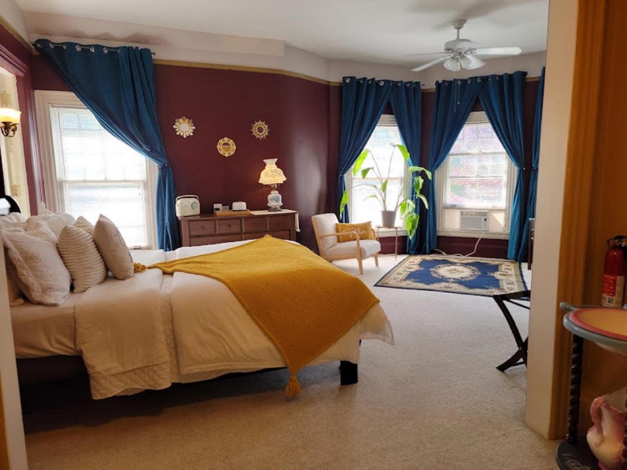 The Kings Throne Inn And Guest House Toledo Bagian luar foto