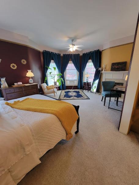 The Kings Throne Inn And Guest House Toledo Bagian luar foto