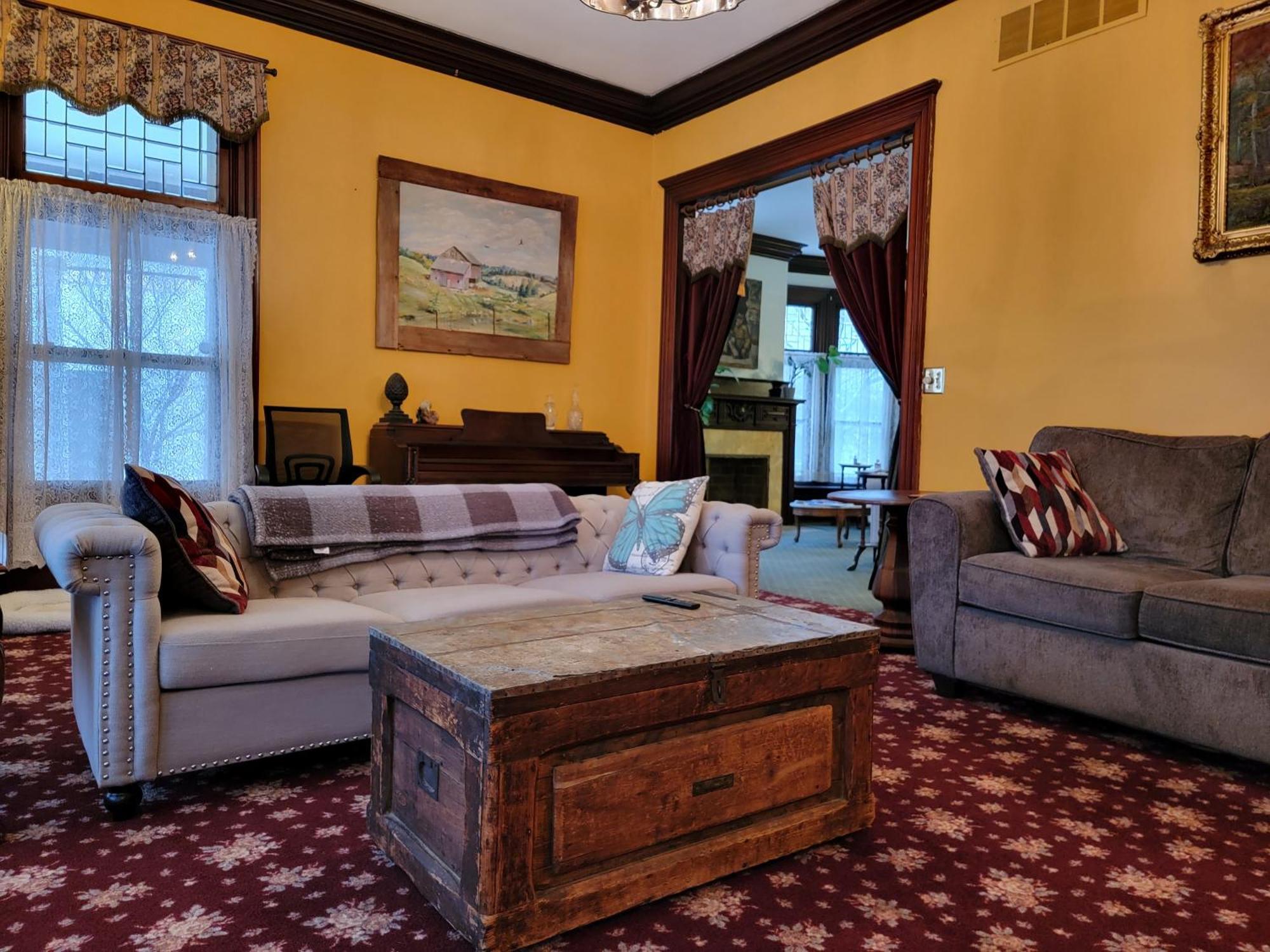 The Kings Throne Inn And Guest House Toledo Bagian luar foto